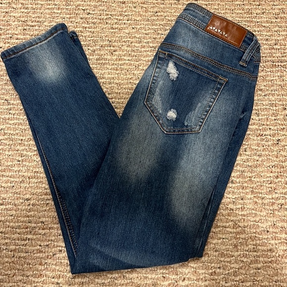 dollhouse jeans - Picture 3 of 3